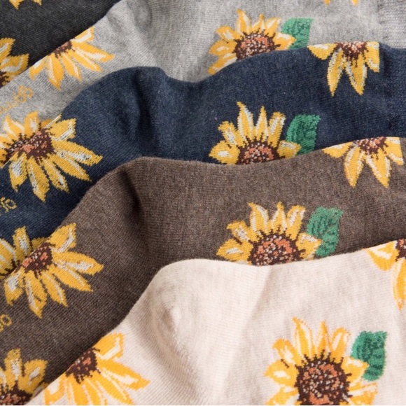 🆕 🌻🧦 Sunflower socks! - Picture 2 of 2